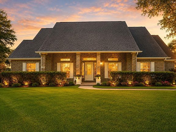 4th image of 7606 Augusta Ln