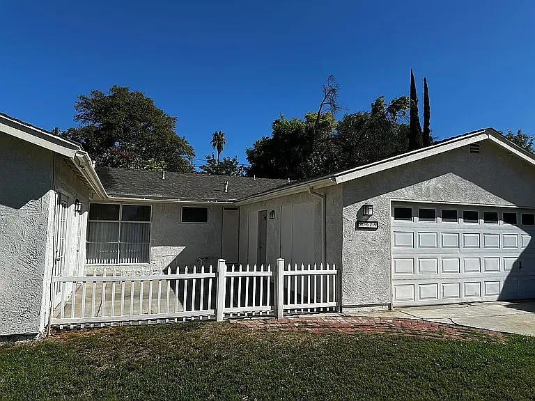2979 Berkeley Rd — Photo 1