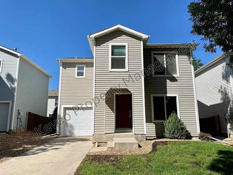 4 bed, 2.5 bath, 1366 sqft, $2,400 — Photo 2