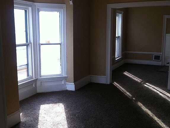 3rd image of 54 Dart St Unit 2