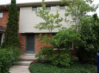 1051 N Adams Rd #17, Birmingham, MI 48009