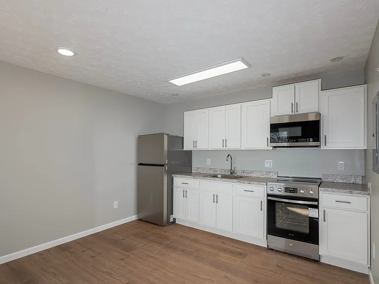 University Commons Apartments — Photo 22