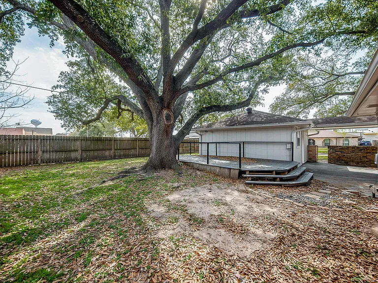 451 Gentilly Dr — Photo 25