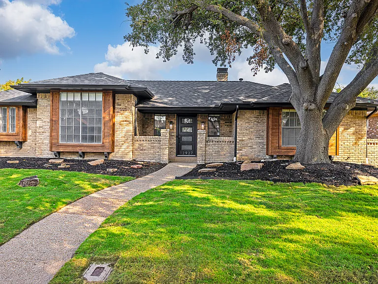 12927 Fall Manor Dr — Photo 2