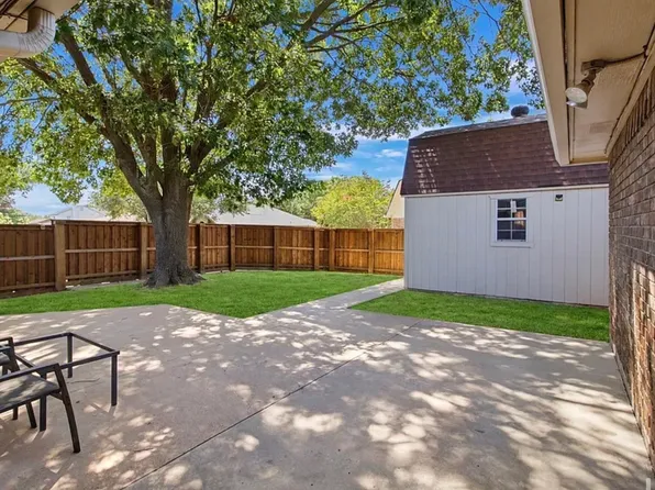 2701 Beau Dr, Mesquite, TX 75181