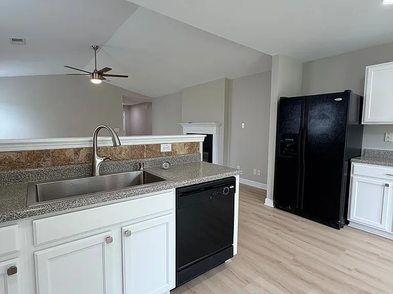 3963 Heather View Ln — Photo 13