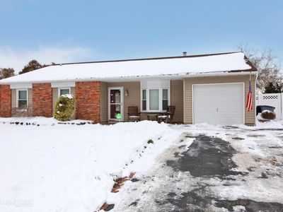 61 Lambeth St, Holbrook, NY, 11741
