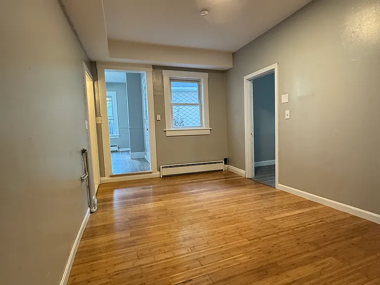 69 Kinsley St #1-D — Photo 15