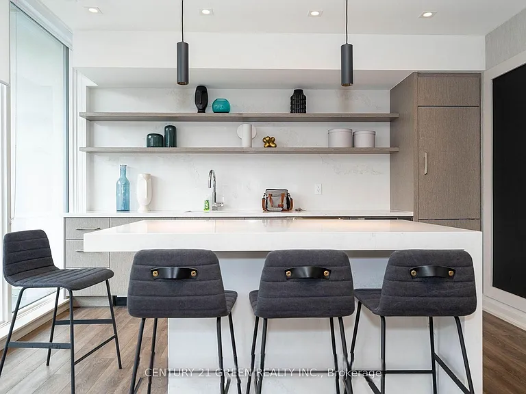 212 King William St #720 — Photo 28