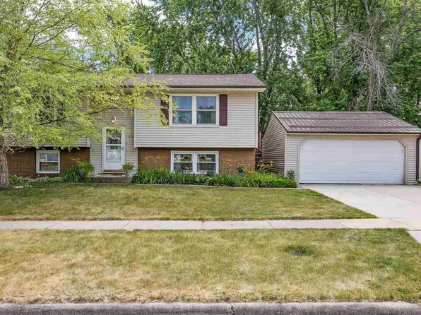 512 Kingston Dr, Solon, IA 52333