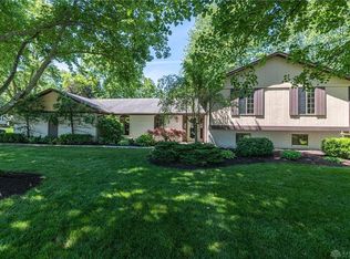 1108 Quail Run Dr, Dayton, OH 45458