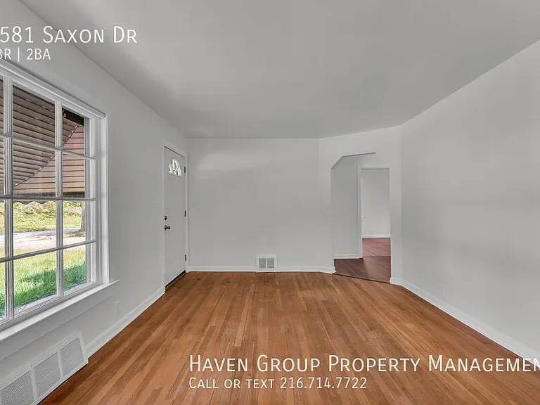 5581 Saxon Dr — Photo 5