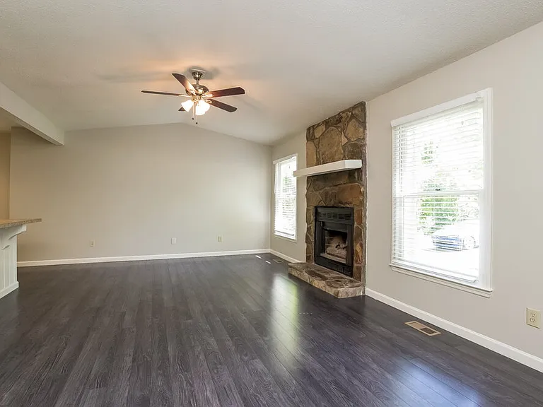 802 Moonlit Ln NW — Photo 5