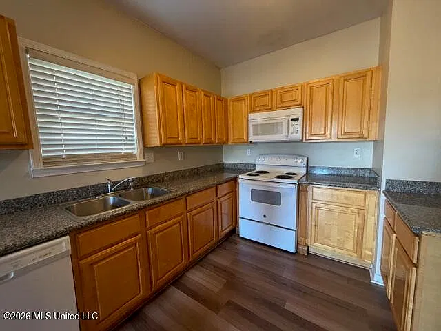 3 bed, 2.0 bath, 1200 sqft, $1,200 — Photo 2