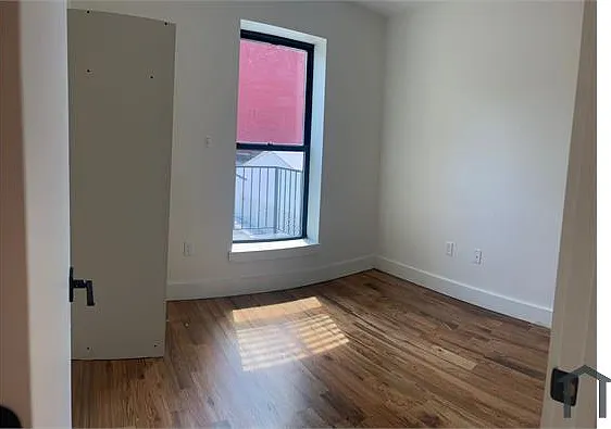 1486 E 172nd St — Photo 3