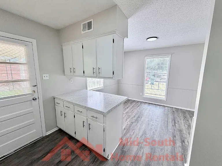 6498 Birkenhead Rd — Photo 9