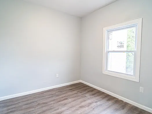 135 Fabyan Pl — Photo 1