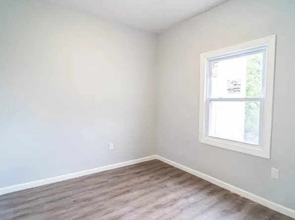 135 Fabyan Pl #1, Newark, NJ 07112