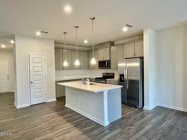1616 Brussels Dr — Photo 4