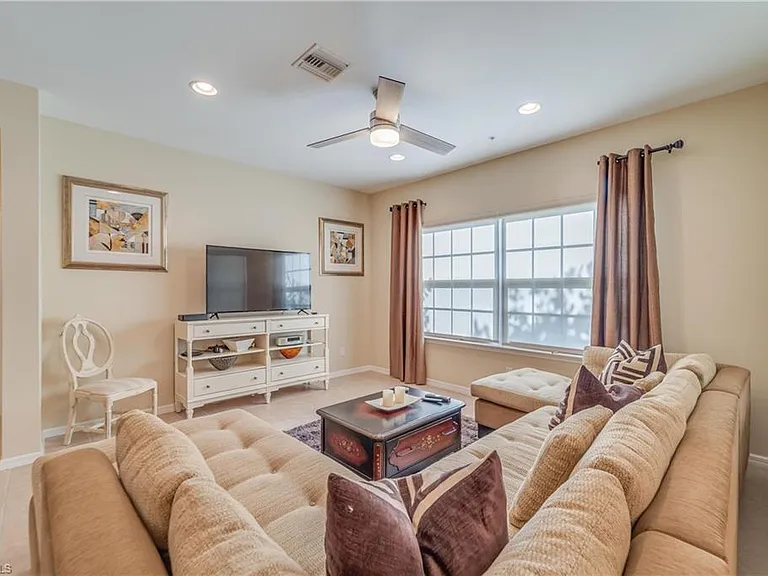 8540 Violeta St #202 — Photo 7