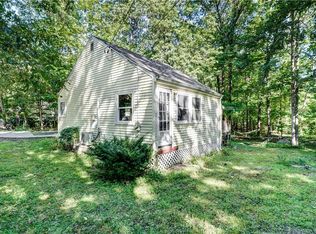 14 Cross Ave, Higganum, CT 06441