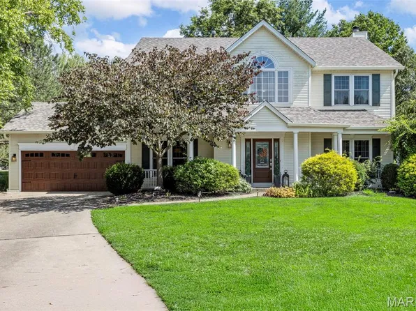 4 Muirfield Ct S, Saint Charles, MO 63304