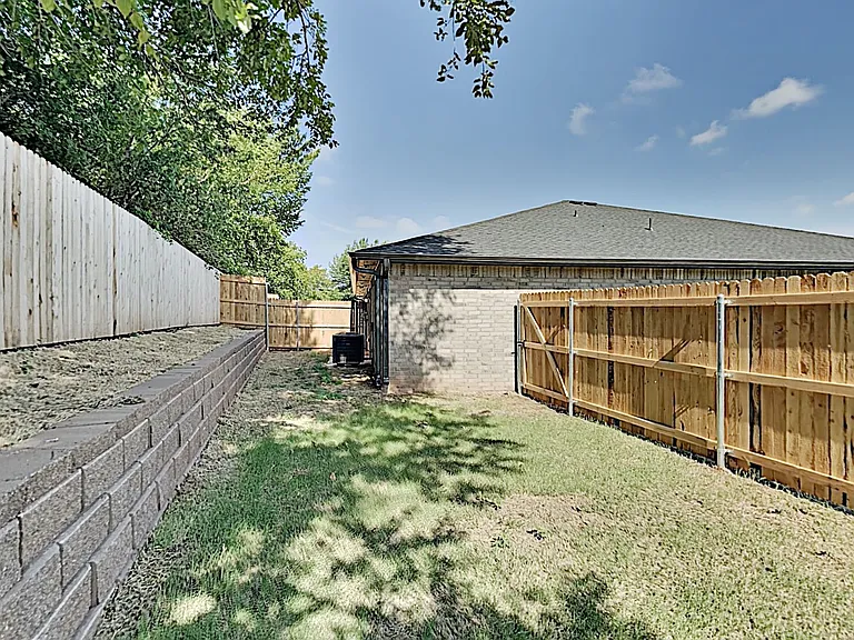 1322 NW 111th St — Photo 15