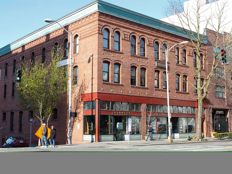 The Oregon Apartments
