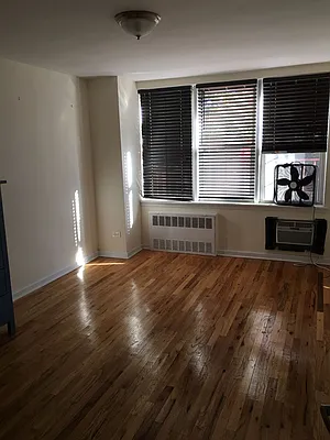 Rented by Smart NY Realty LLC | media 4
