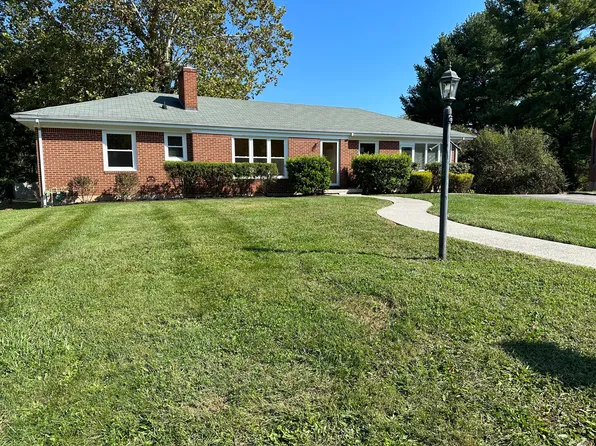 2738 Thorndale St SW, Roanoke, VA 24015