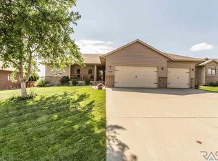 2315 Ivy Cir, Tea, SD 57064
