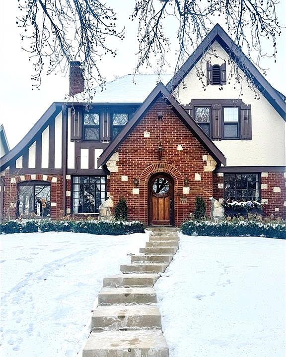 1st image of 39 W Winthrope Rd