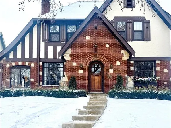 39 W Winthrope Rd, Kansas City, MO 64113