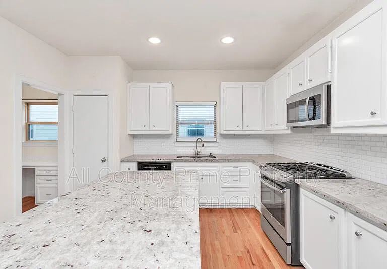 3627 Main Plaza Dr — Photo 18