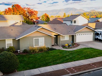 1307 SW Sturgeon Ct, Grants Pass, OR, 97527