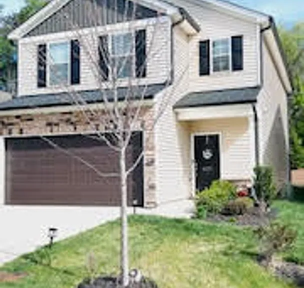4231 Honeysuckle Vine Dr — Photo 1