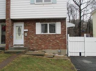 52 Lonergan Dr, Suffern, NY 10901