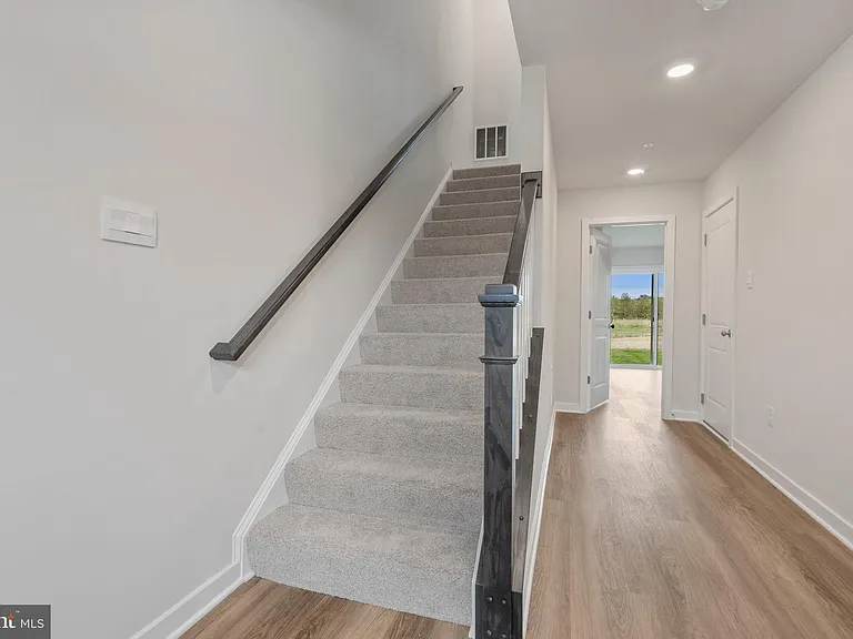 16639 Green Glade Dr — Photo 2