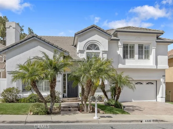 688 Trousdale St, Oak Park, CA 91377