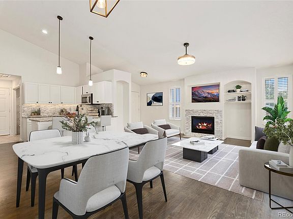 3rd image of 12181 Applewood Court