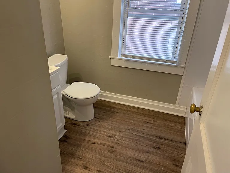 19 E Lancaster St — Photo 12