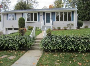 29 Valley St, Cranston, RI 02920