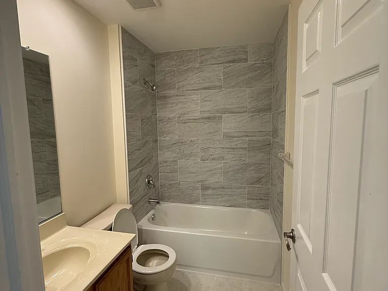 1079 Roseberry Ct — Photo 13