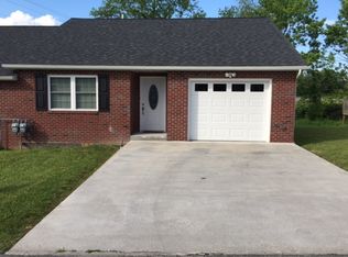 284 Village Dr, Lewisburg, WV 24901