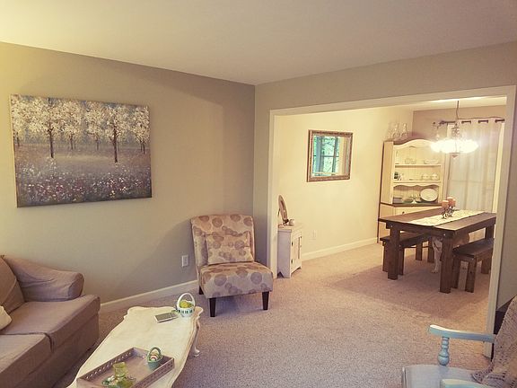 Living/Dining Area