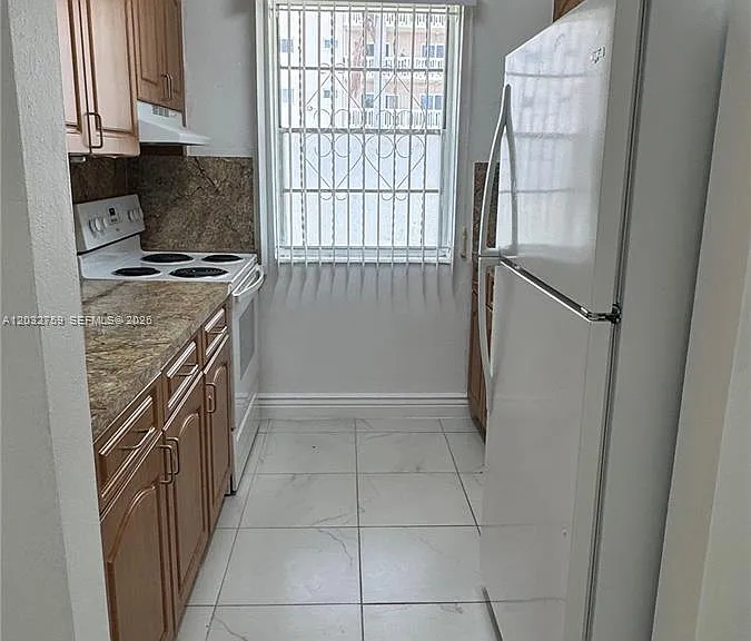 1154 W 35th St #102 — Photo 6
