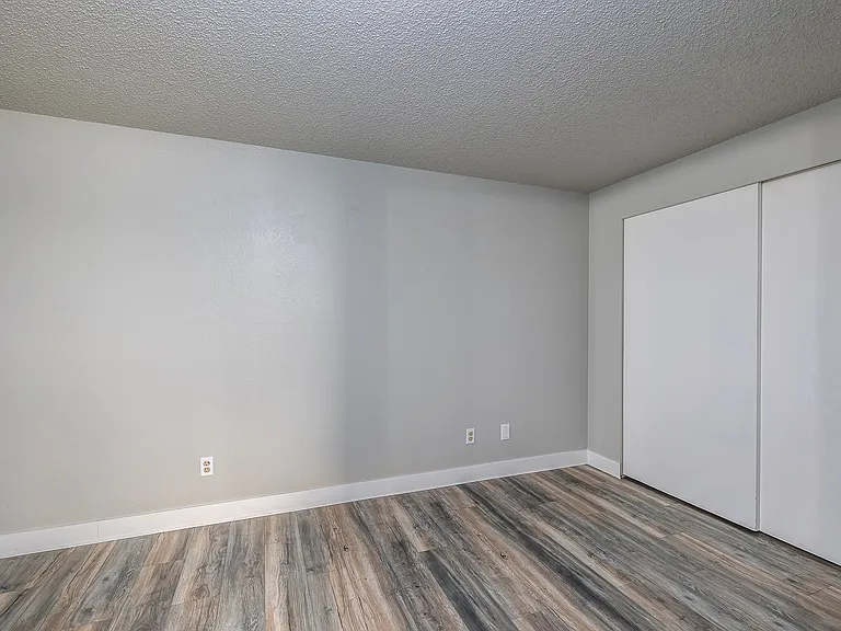 Victory Manor — Photo 15