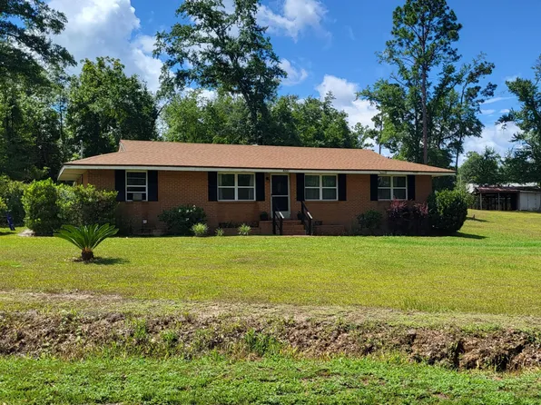 4881 Tall Pine Dr, Marianna, FL 32446