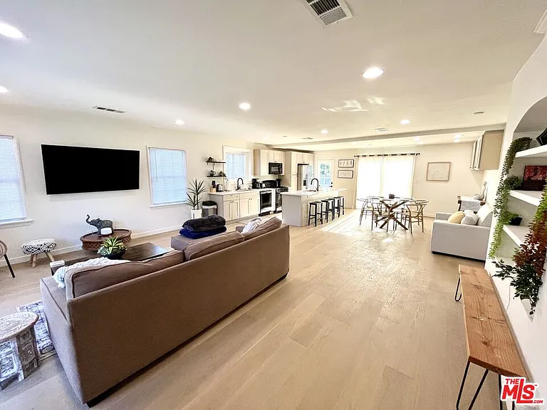 1825 Stearns Dr — Photo 6