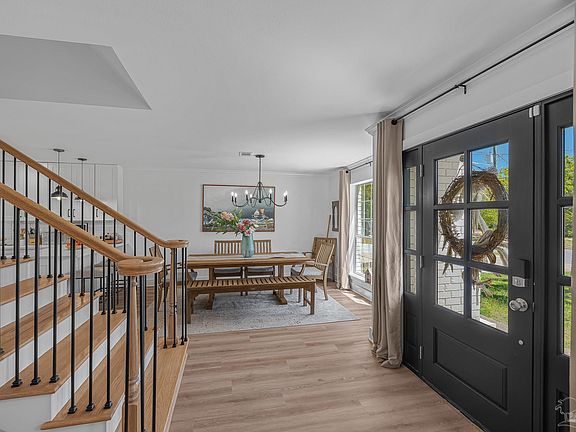 2nd image of 124 Norwich Dr
